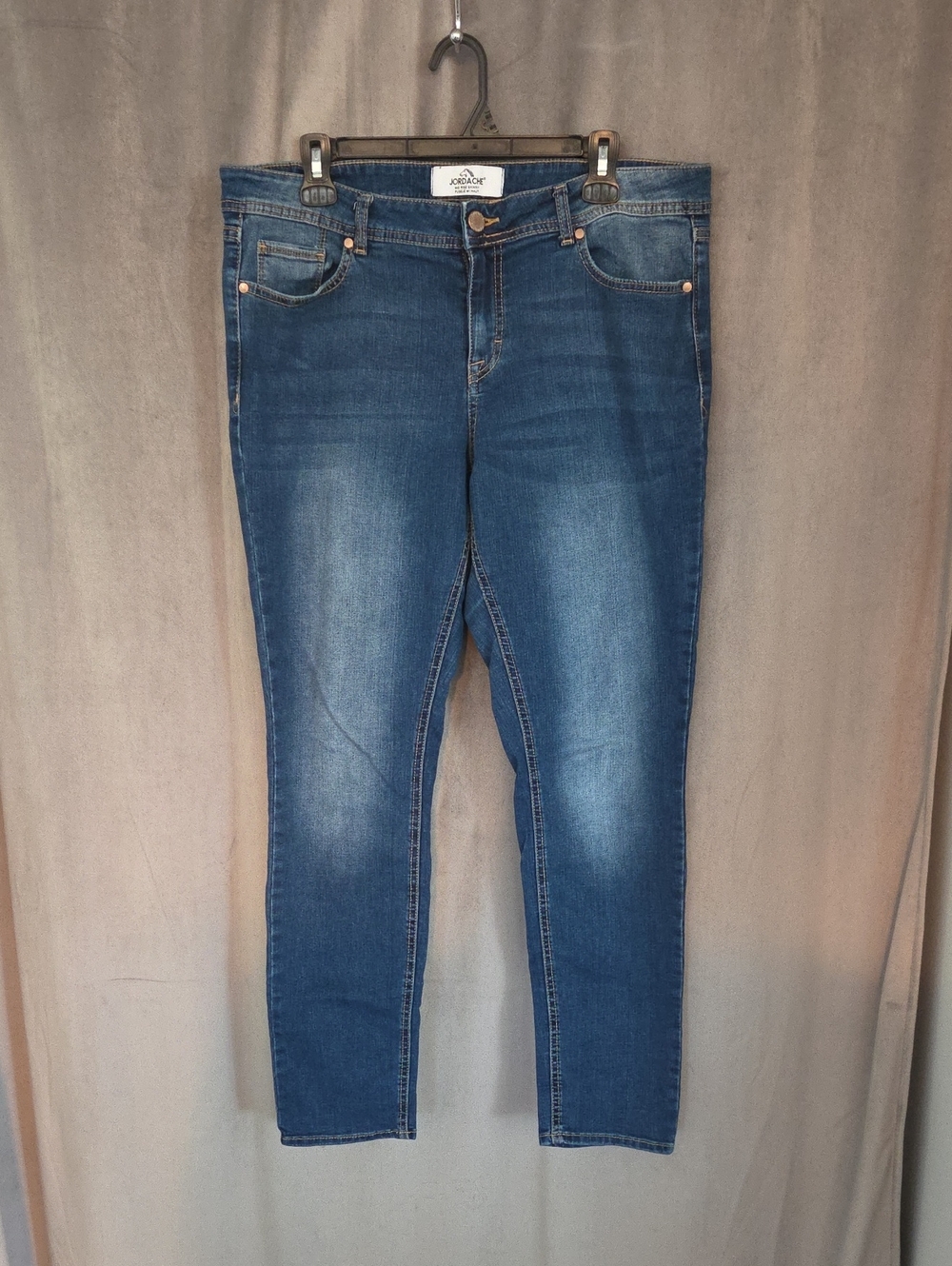 Jordache Size 14 Women's Medium Wash Skinny Jeans in Blue